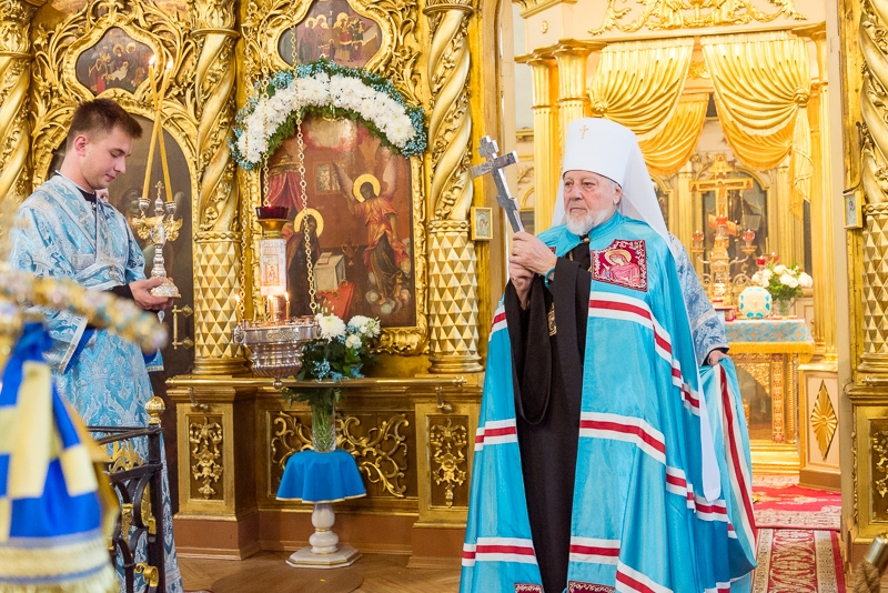 Dievišķā liturģija Visaugstisvētītā Metropolīta Aleksandra vadībā Rīgas Dievmātes Pasludināšanas baznīcā altārsvētku dienā