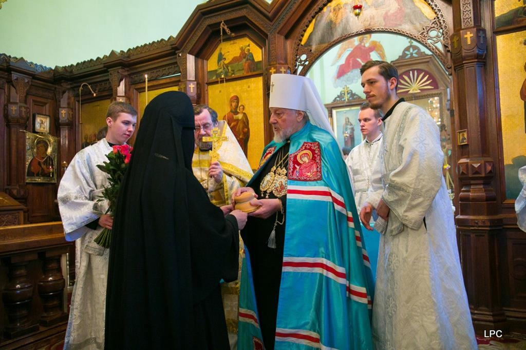 Dievišķā liturģija Visaugstisvētītā Metropolīta Aleksandra vadībā svēto mirrunesēju sievu svētdienā Rīgas klosterī