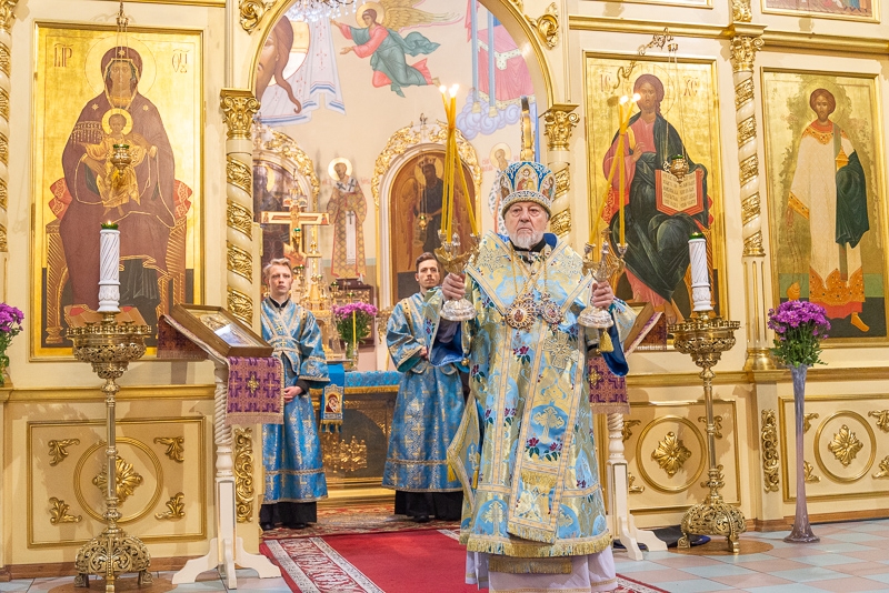 Rīta dievkalpojums Akafista Sestdienas priekšvakarā Visaugstisvētītā Metropolīta Aleksandra vadībā Rīgas katedrālē