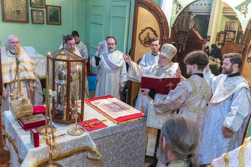 Dievišķā liturģija Gaišās nedēļas pirmdienā Visaugstisvētītā Metropolīta Aleksandra vadībā Rīgas klosterī